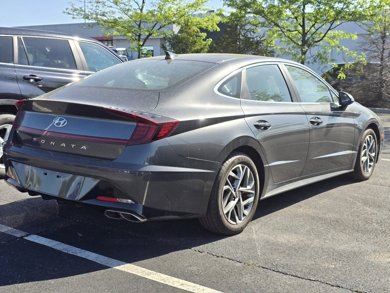Used 2023 Gray Hyundai SEL image 7