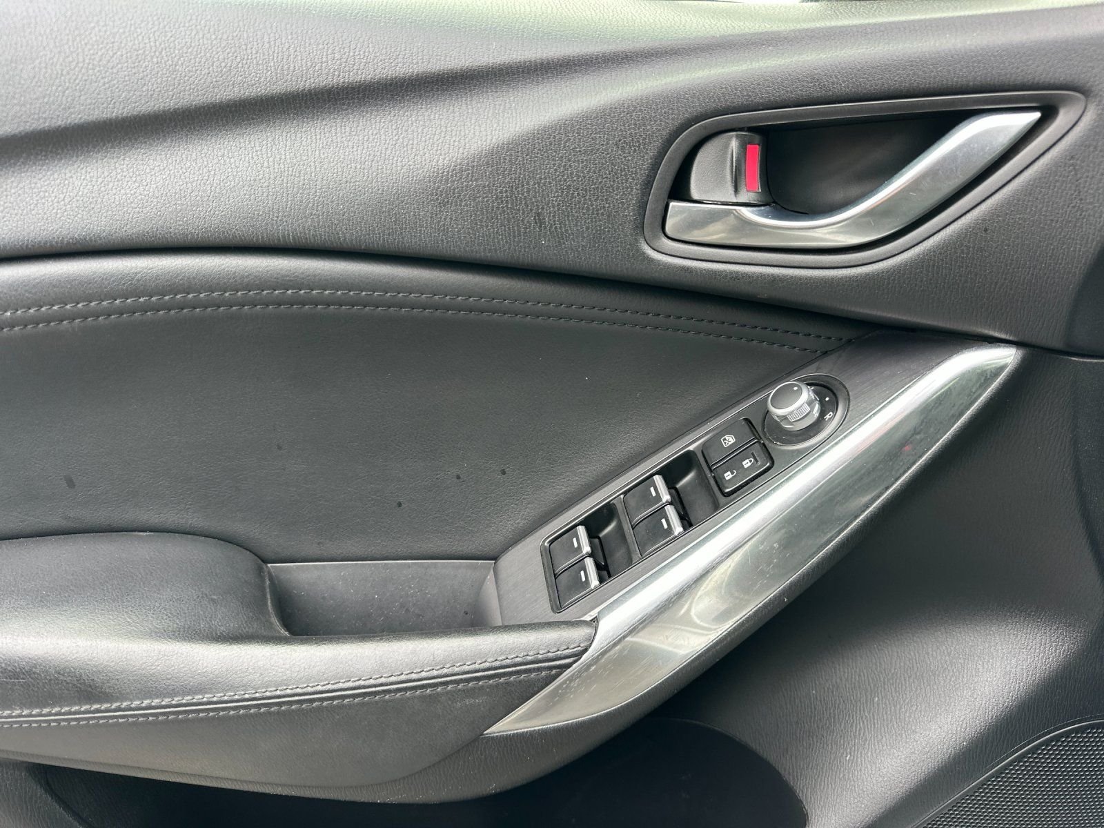 Used 2017 Silver Mazda Touring image 11