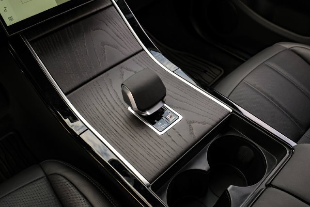 New 2026  Land Rover S image 30