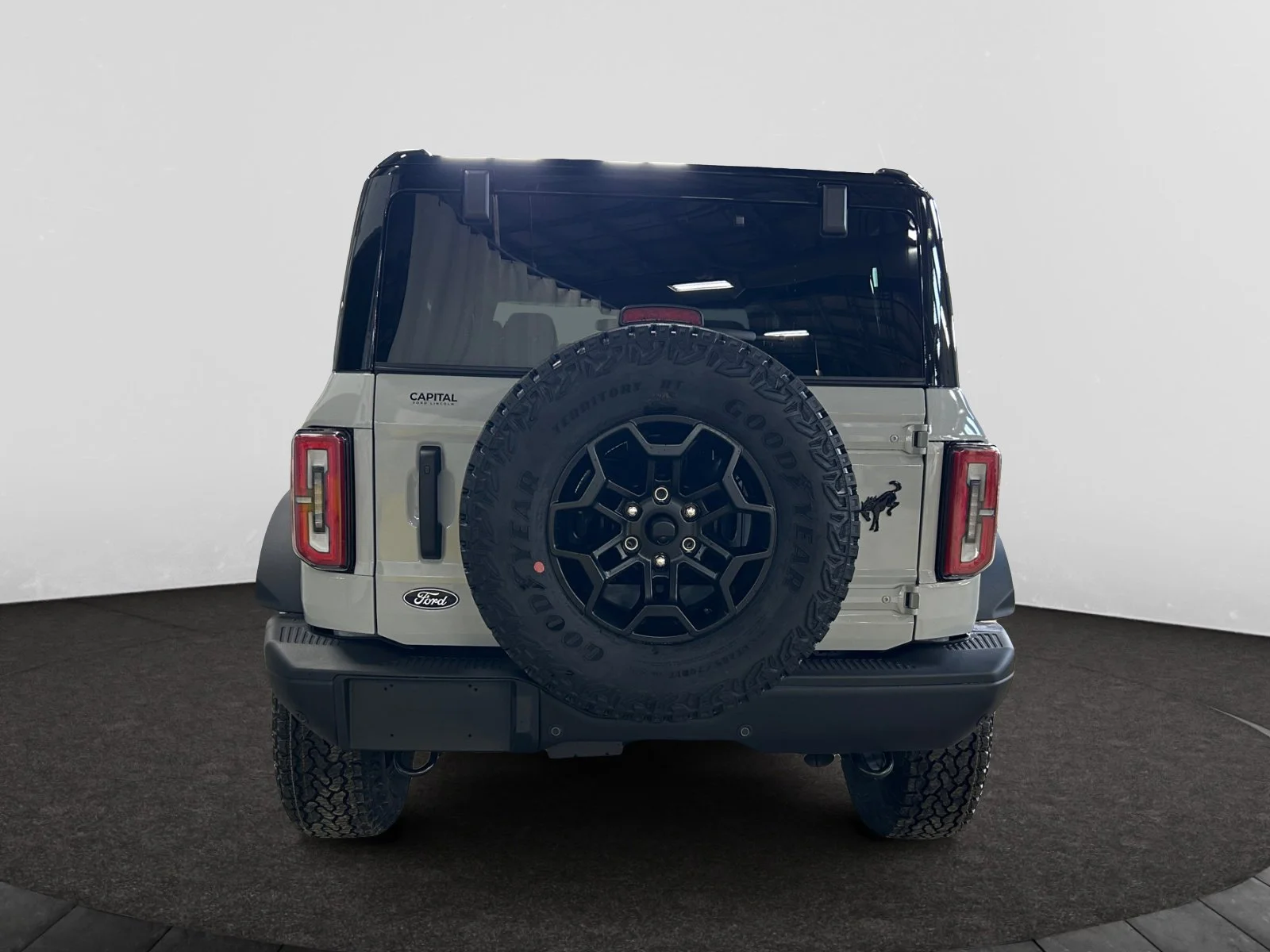 New 2026 Avalanche Grey Ford Badlands image 4