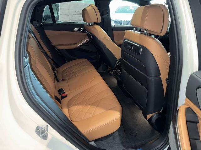 New 2027 Mineral White Metallic BMW xDrive40i image 11