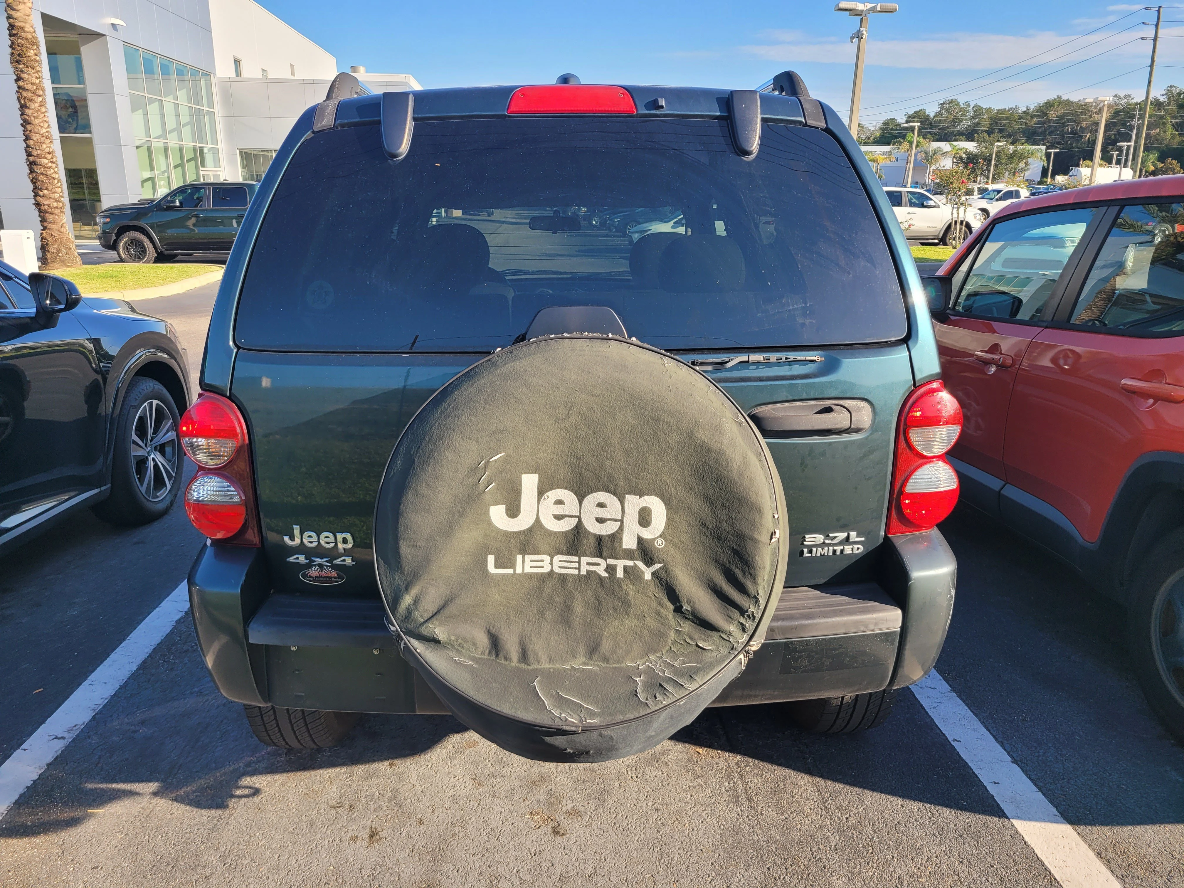Used 2005  Jeep Limited image 5