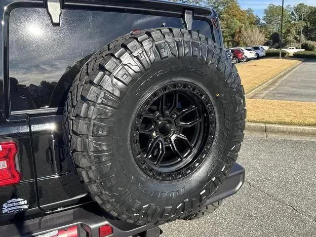 New 2026 Black Clear-Coat Exterior Paint Jeep Rubicon image 18