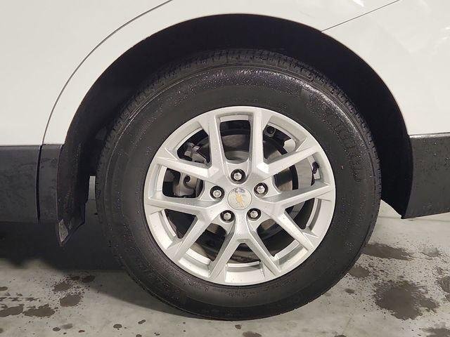 Used 2024 Summit White Chevrolet LS image 31