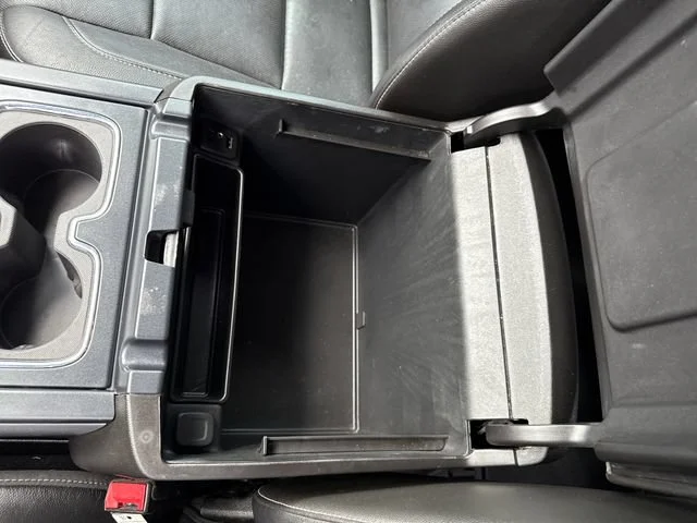 Used 2019 Deep Ocean Blue Metallic Chevrolet LTZ image 25