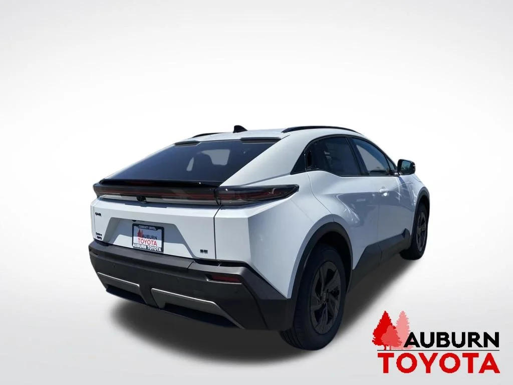 New 2026 Wind Chill Pearl <sup>1</sup> Toyota  SE image 7