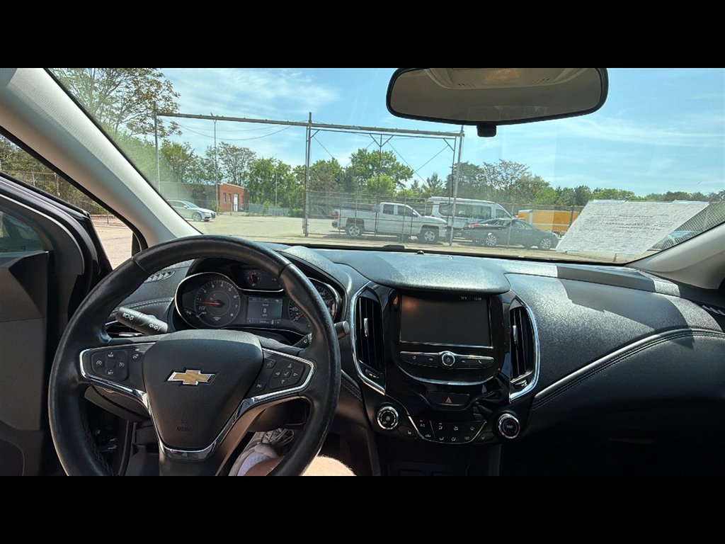 Used 2018 Graphite Metallic Chevrolet Premier image 10