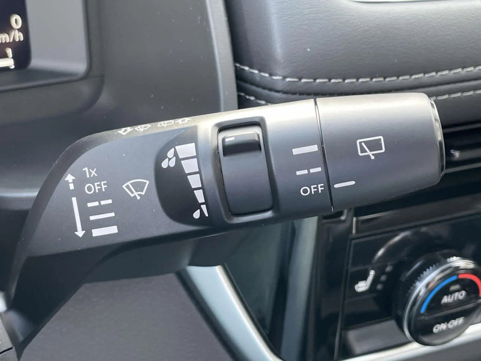 New 2026 Everest White Pearl/Super Black Nissan Platinum image 38