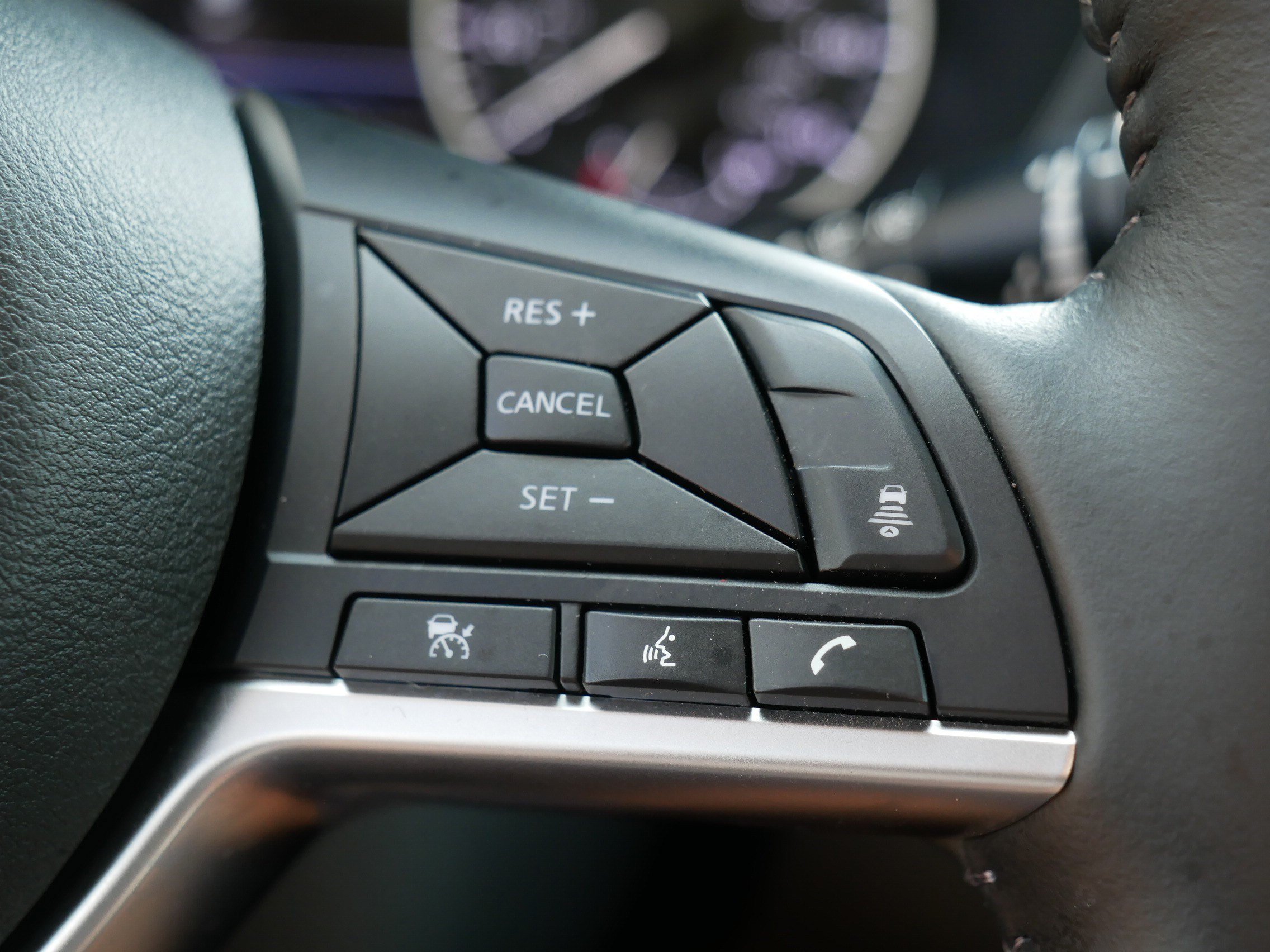 Used 2023 Brilliant Silver Metallic Nissan SV image 29