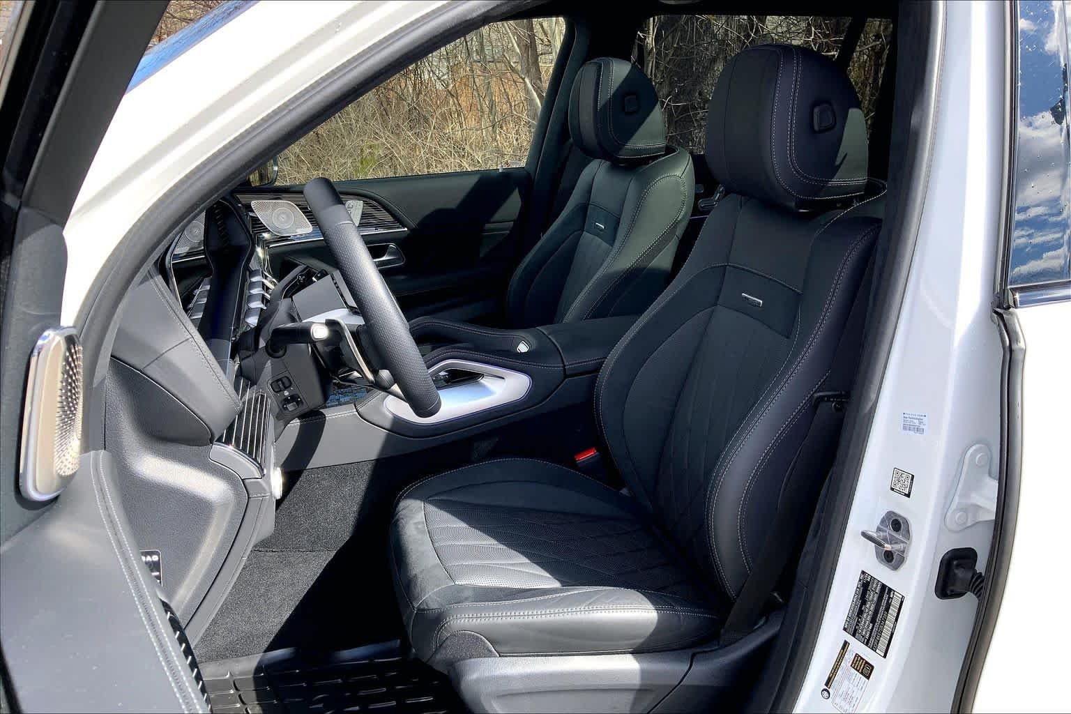 Used 2025 MANUFAKTUR Moonlight White Metallic Mercedes-Benz AMG® GLS 63 image 9