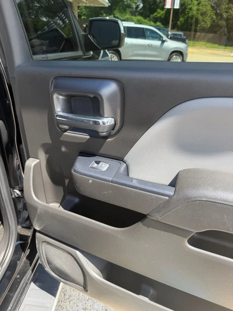 Used 2018 Black Chevrolet Custom image 24