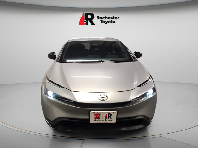 Used 2025  Toyota LE image 3