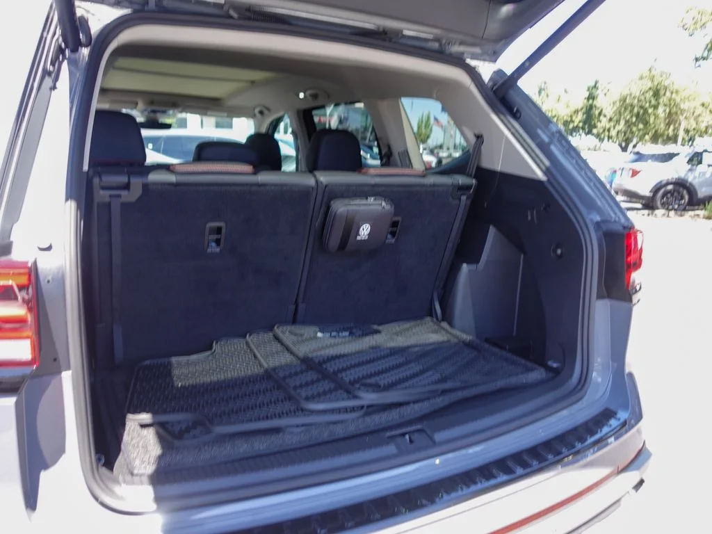 Certified Used 2025 Pure Gray Volkswagen 2.0T Peak Edition image 27