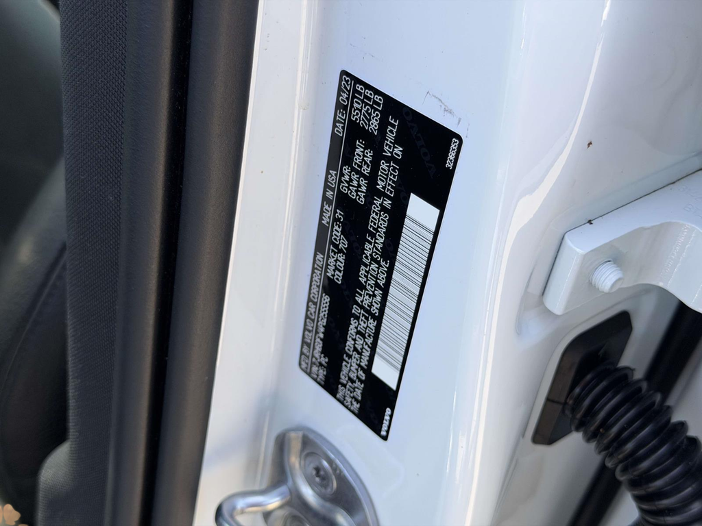 Used 2023 White Volvo T8 Plus Dark Theme image 26