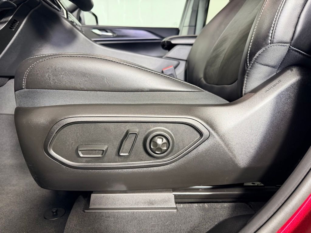 Certified Used 2025 Red Jeep Altitude image 29