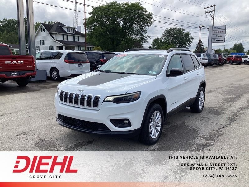 Used 2022 White Jeep Latitude Lux image 3