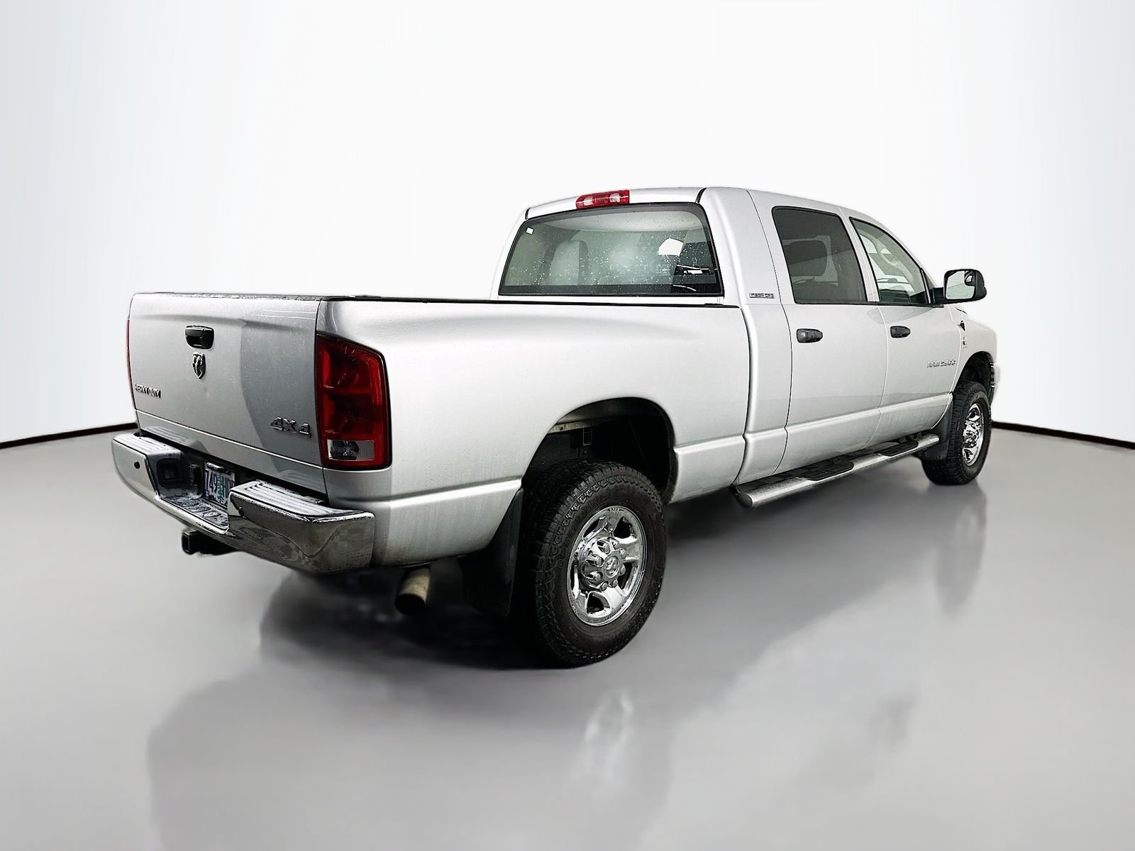 Used 2006 Bright Silver Metallic Dodge SLT image 6