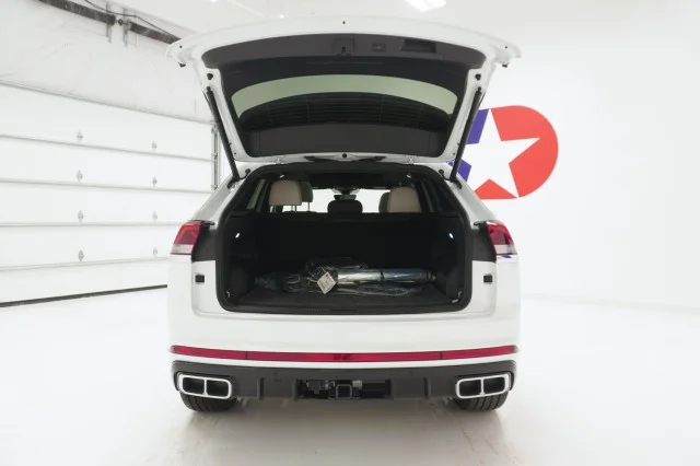 New 2026 Opal White Pearl Volkswagen 2.0T SEL Premium R-Line image 7