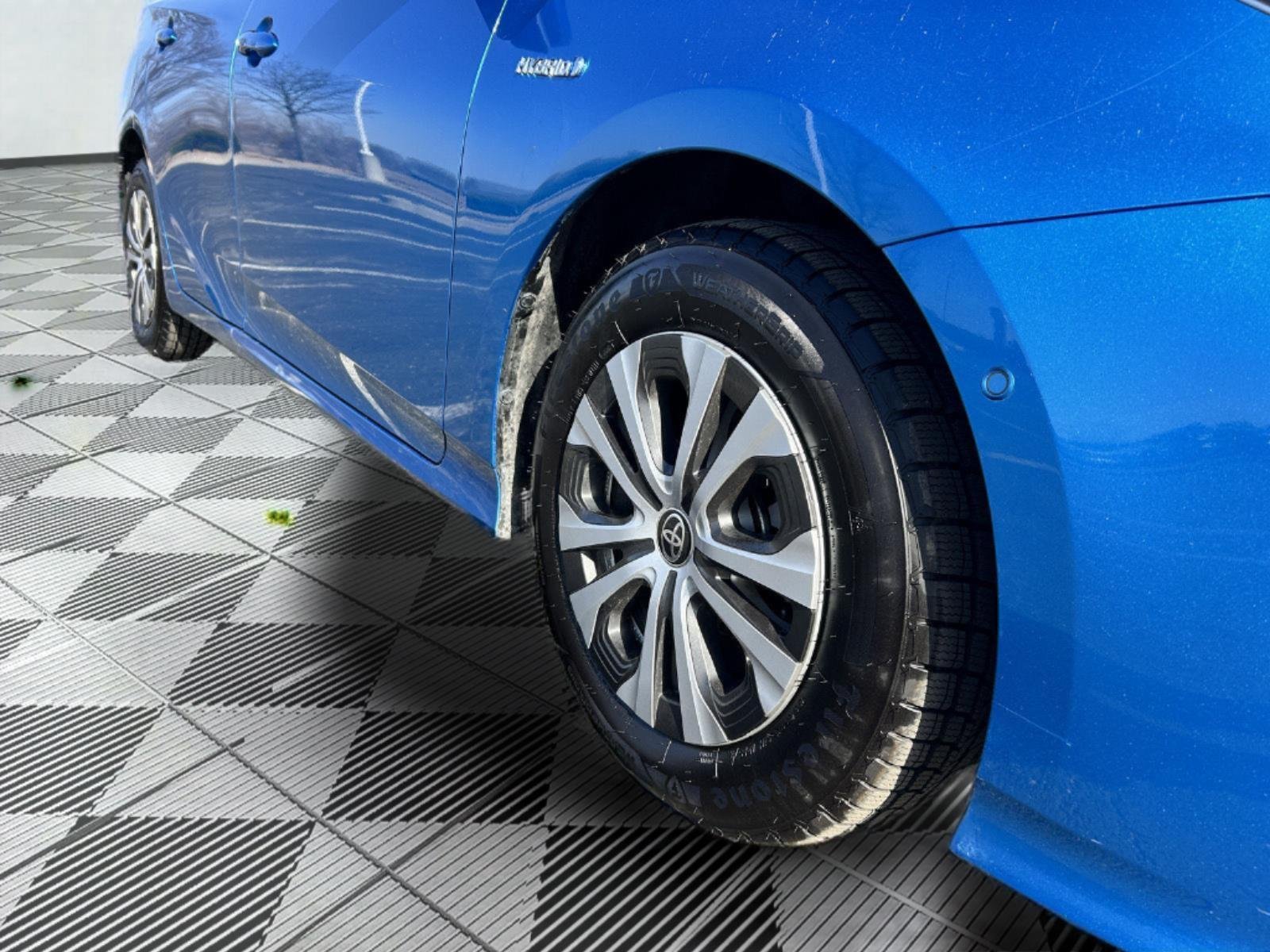 Used 2022 Toyota Prius LE with VIN JTDL9MFU8N3038215 for sale in Kansas City