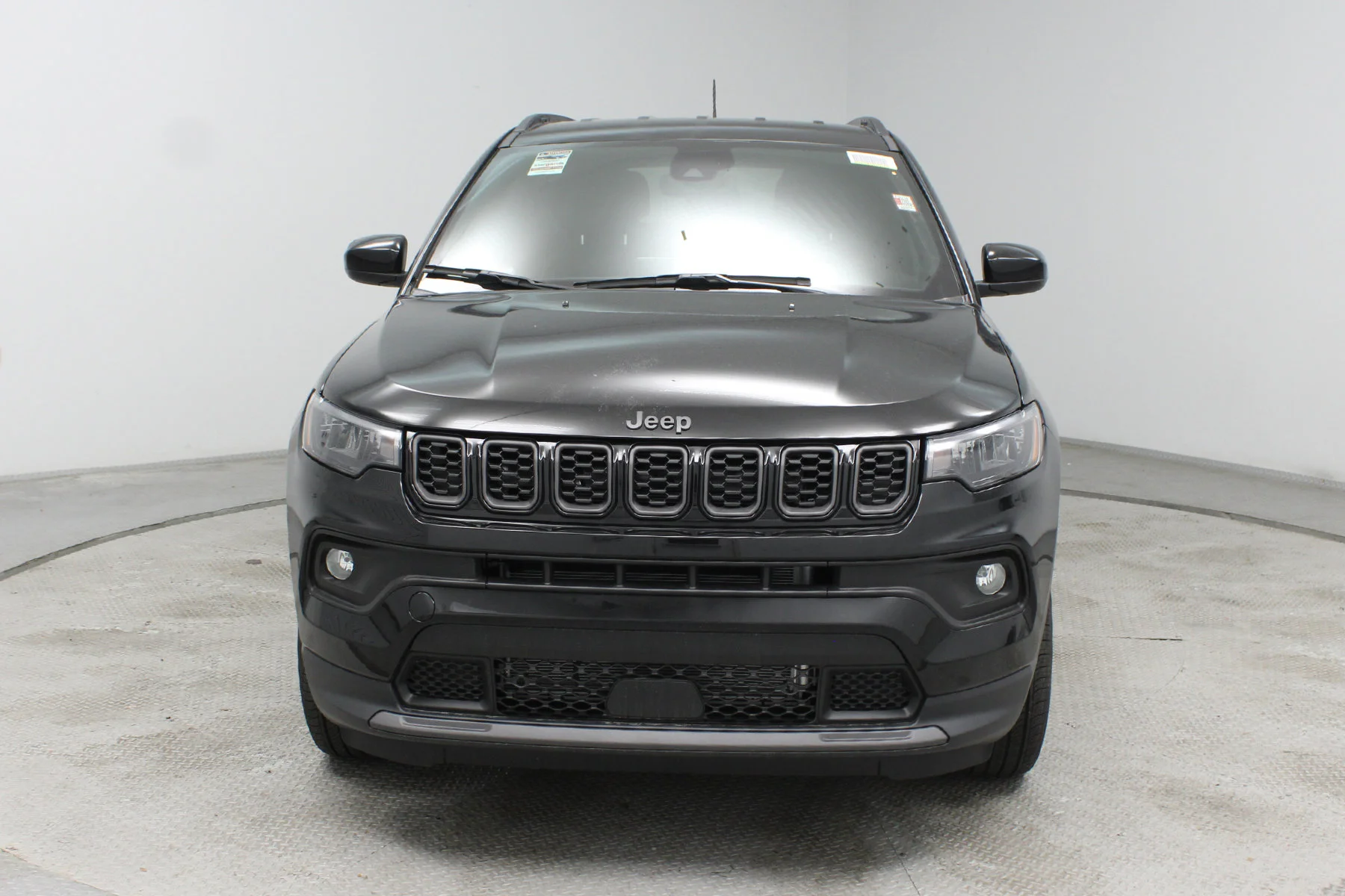 New 2026 Diamond Black Crystal Pearl-Coat Exterior Paint Jeep Latitude Altitude 4x4 image 21