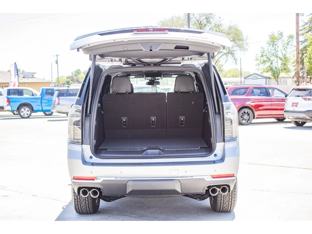 2026 Chevrolet Suburban Premier - Photo 11