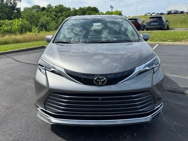 New 2026  Toyota Platinum image 8