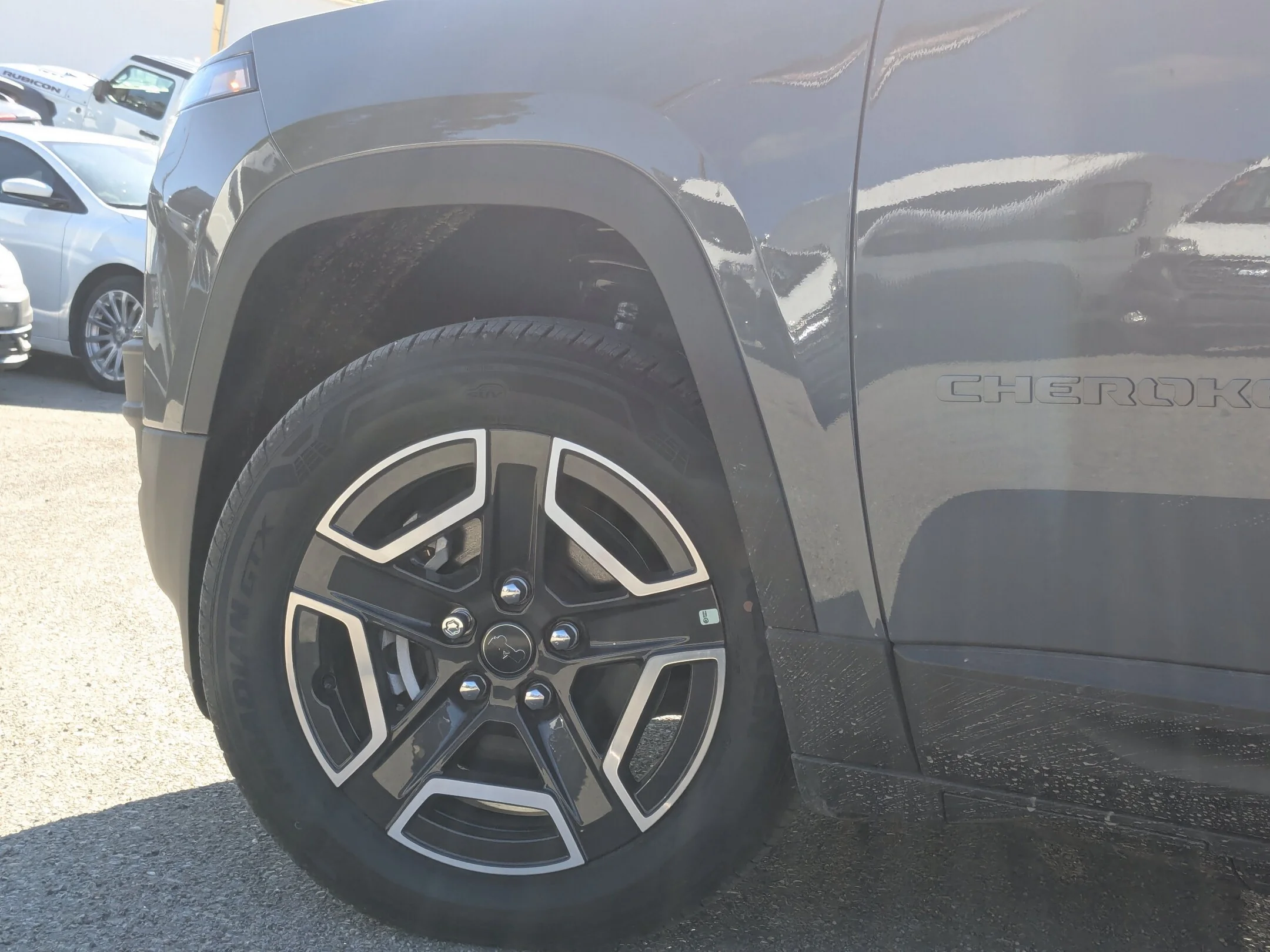 New 2026 Grey Jeep Limited - - Hybrid - Dual-Pane Pano Sunroof - Capri Leatherette - Power Liftgate & More! image 9