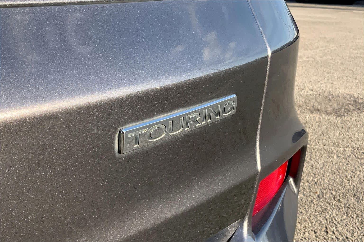 Used 2016 Modern Steel Metallic Honda Touring image 9