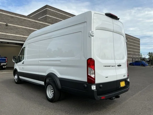 New 2026 Oxford White Ford Base image 6