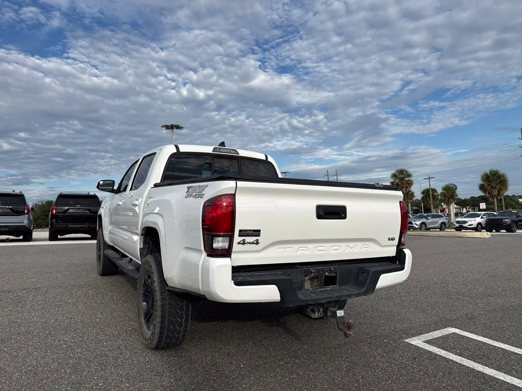 Used 2020 White Toyota SR image 3