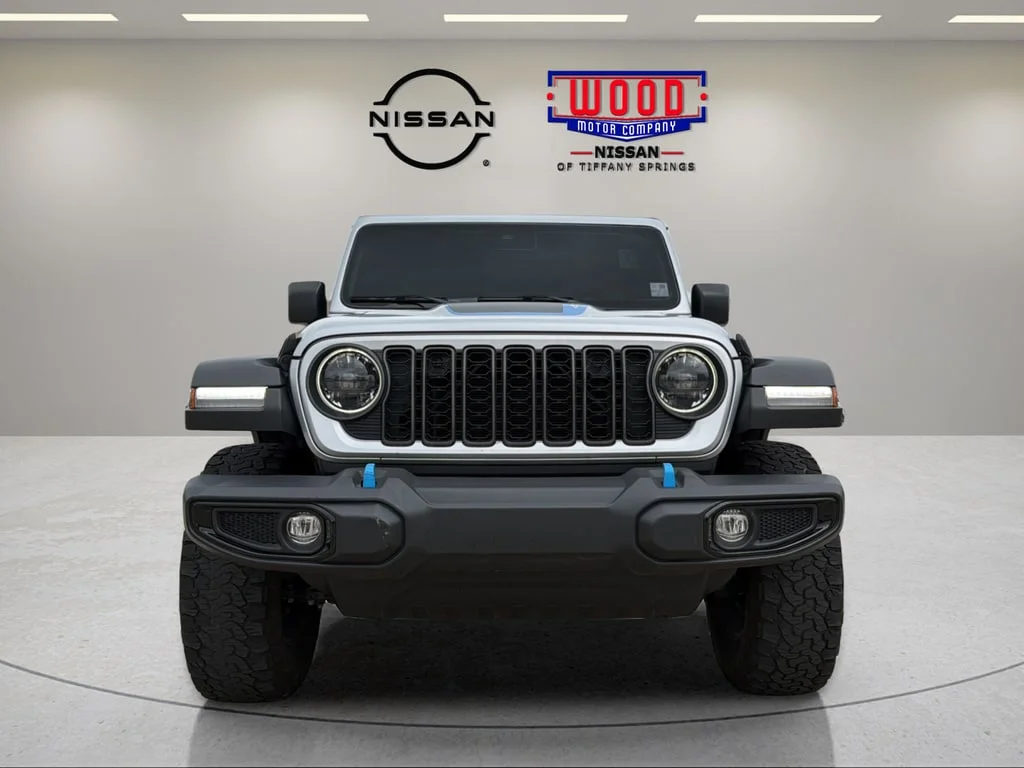 Used 2024 Silver Zynith Clearcoat Jeep Rubicon image 6