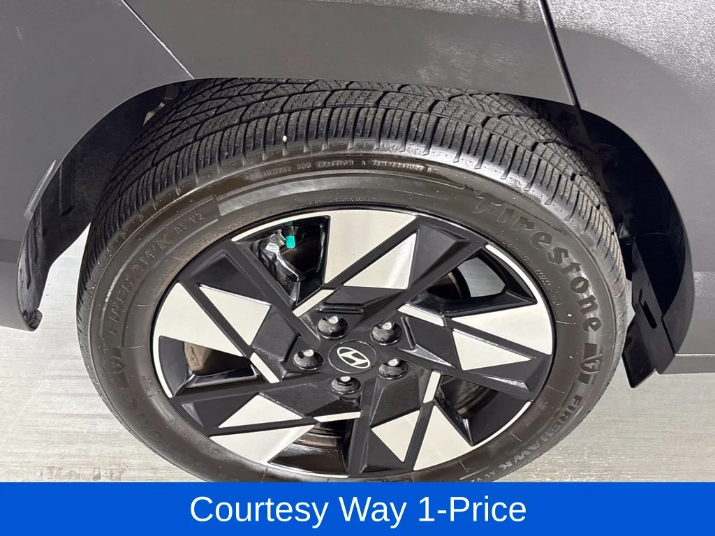 Used 2025 Gray Hyundai SEL image 13