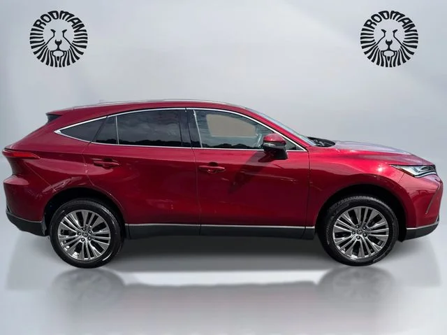 Used 2023 Pearl Toyota XLE image 5