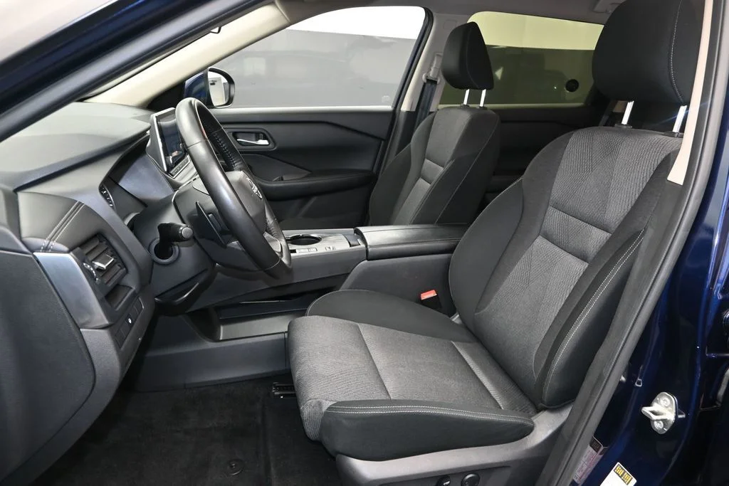 Used 2025 Blue Nissan SV image 19