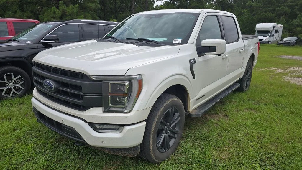 Used 2023 White Ford Lariat image 13