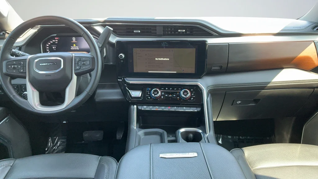 Used 2024 Onyx Black GMC Denali image 7