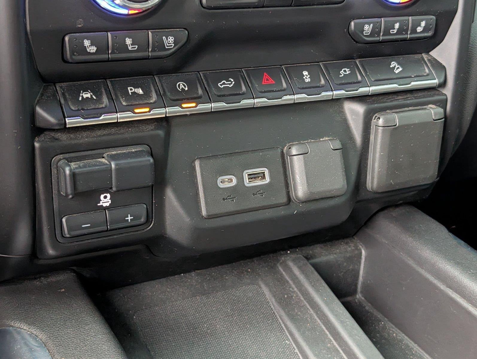 Used 2020 SUMMIT WHITE GMC AT4 image 21
