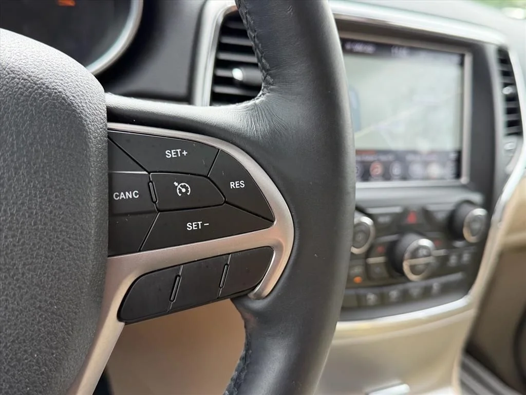 Used 2018 Red Jeep Limited image 22