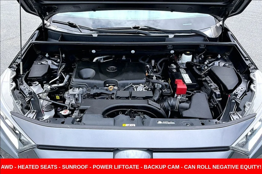 Used 2020 Gray Toyota XLE Premium image 29