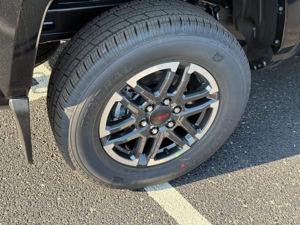 2025 Toyota Tacoma TRD Sport - Photo 6