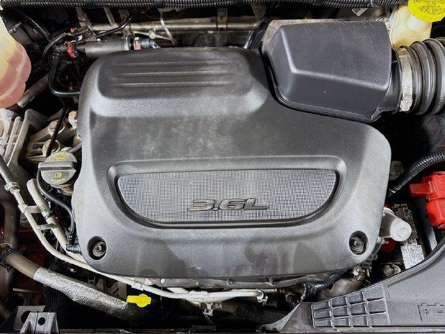 Used 2022 Velvet Red Pearlcoat Chrysler LX image 35