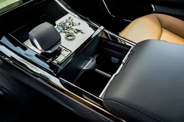New 2026  Land Rover Dynamic SE image 30
