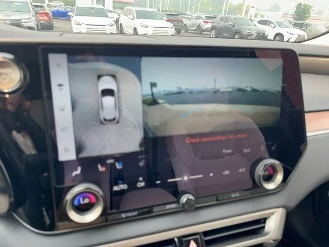 New 2026 Eminent White Pearl Lexus LUXURY image 29