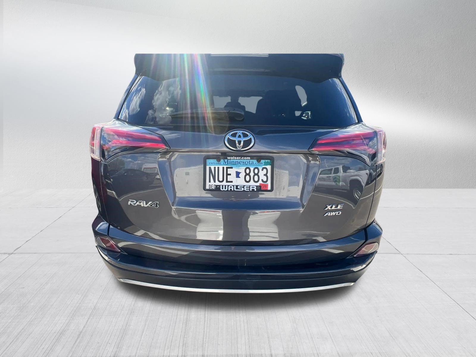 Used 2017 Magnetic Gray Metallic Toyota XLE image 4