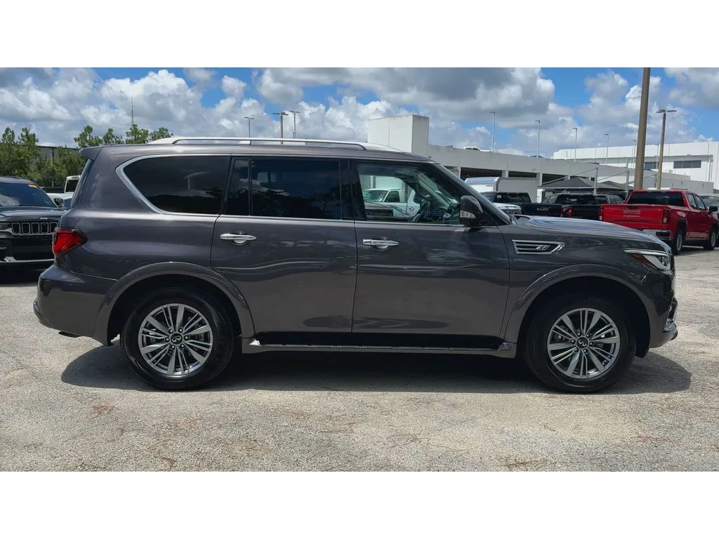 Certified Used 2024 Anthracite Gray INFINITI LUXE image 9