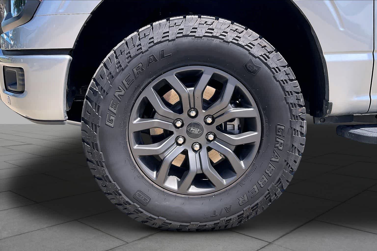 Used 2025 Iconic Silver Metallic Ford Tremor image 20