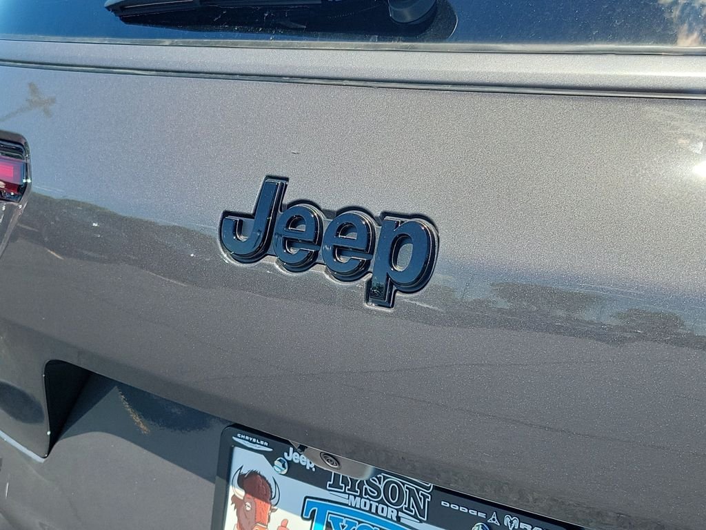 New 2026 Baltic Gray Metallic Clear-Coat Exterior Paint Jeep Summit image 7