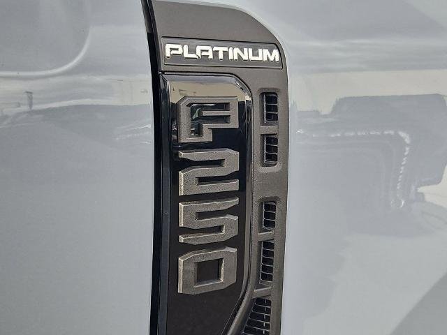2026 Ford F-250 Super Duty Platinum - Photo 29