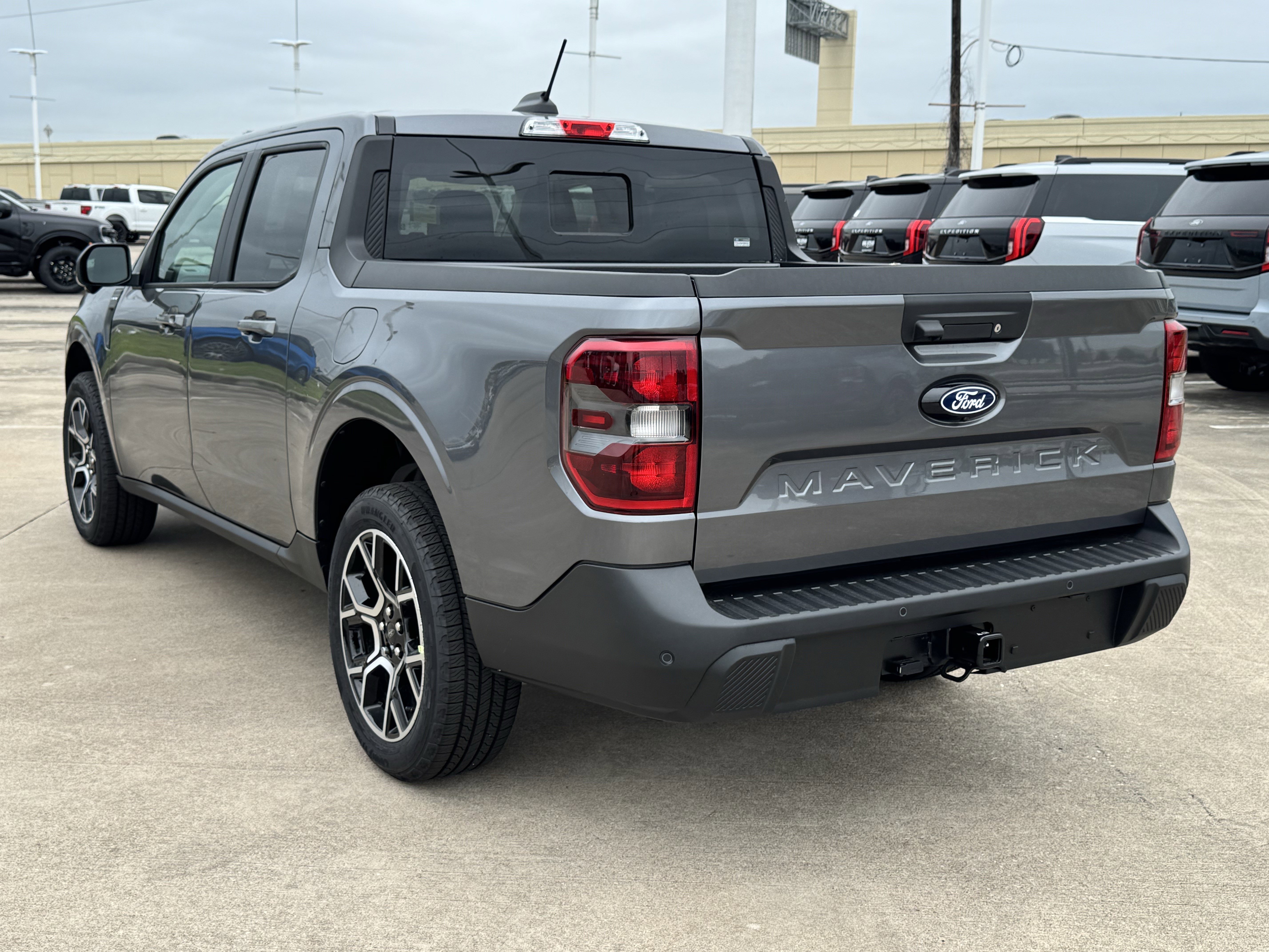 New 2026 Carbonized Gray Metallic Ford LARIAT image 7