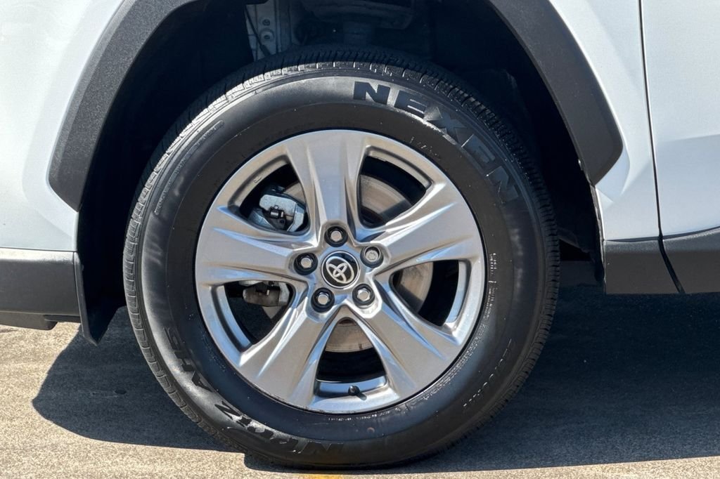 Used 2025 White Toyota XLE image 33